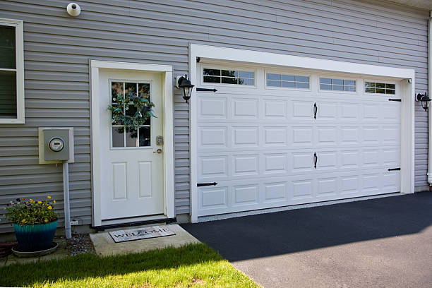 24/7 Emergency Garage Door Panel Replacement experts in Wapello, IA